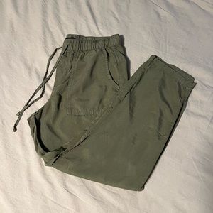 Green Sanctuary Cropped Loose Fit Pants Size Medium